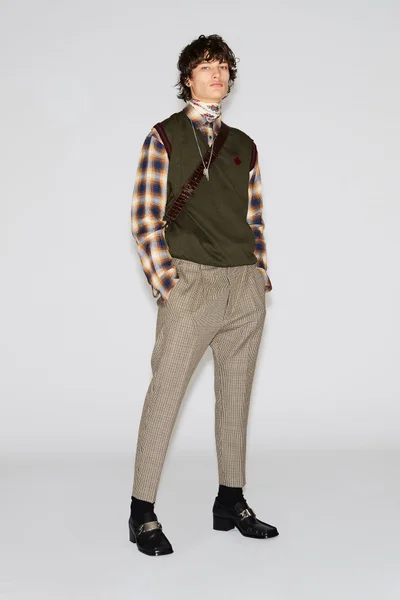 Look 7